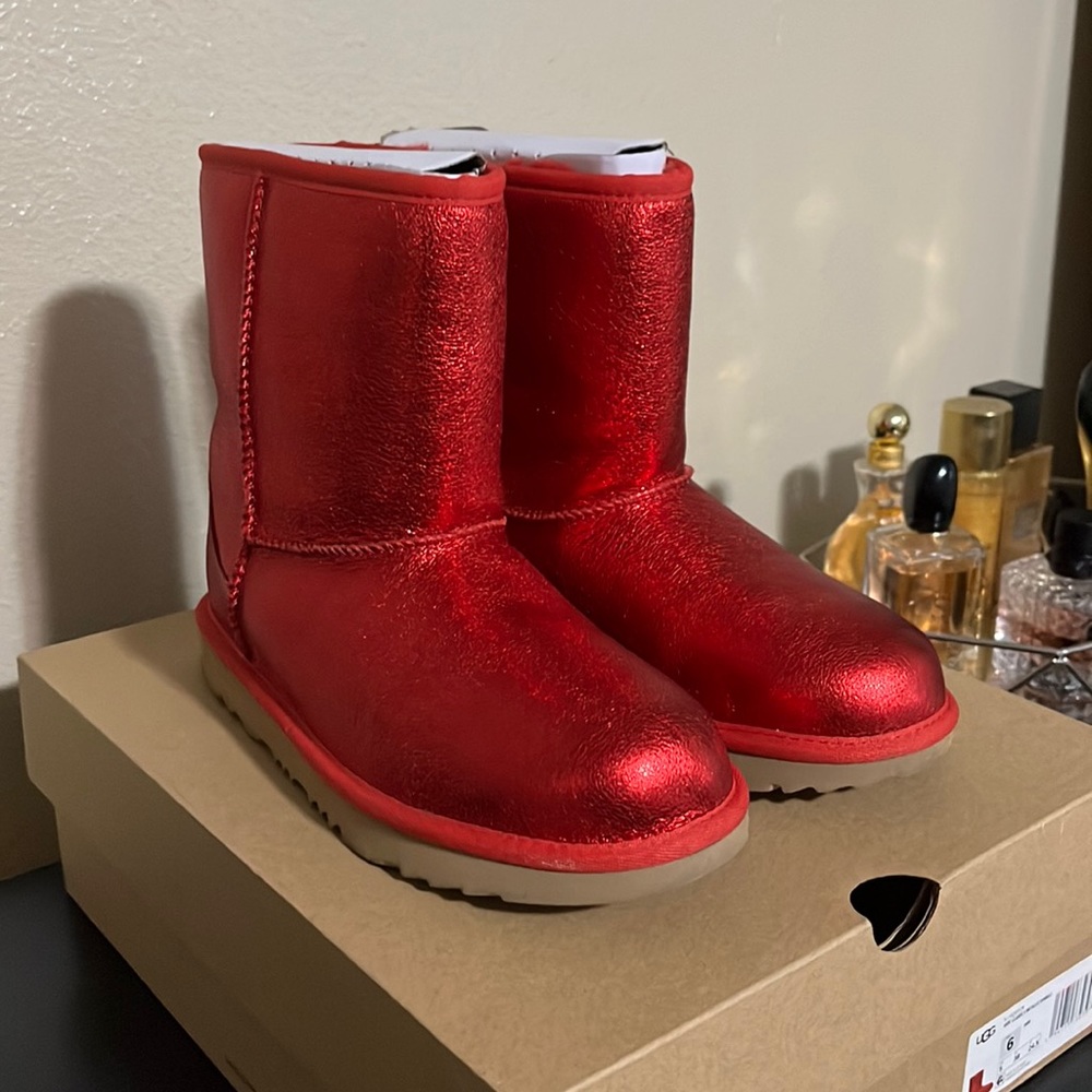 Red Metallic Sparkle Classic Ugg II